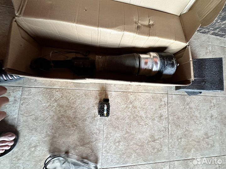 Пневмостойка на 221 mercedes