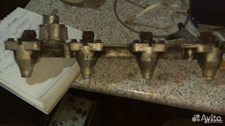 Топливная рампа в сборе Ford