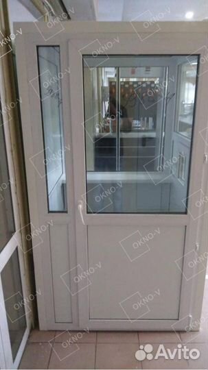 Пластиковая входная дверь