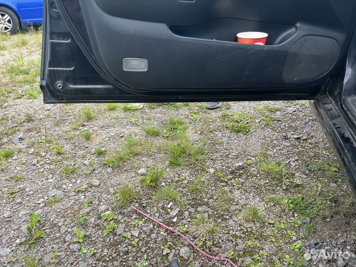 Toyota avensis t250 дверь передняя левая