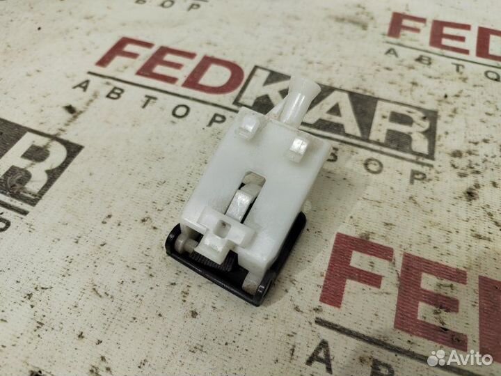 Ручка открывания капота Toyota Corolla E150 1ZR FE