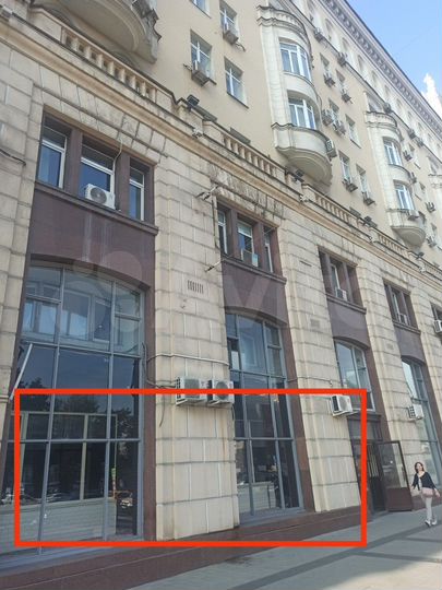 Ресторан, клуб, кальянная, бар 252 м²