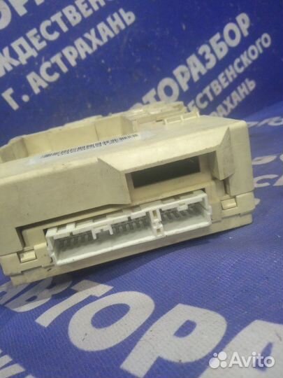 Блок предохранителей салона Dodge Stratus седан