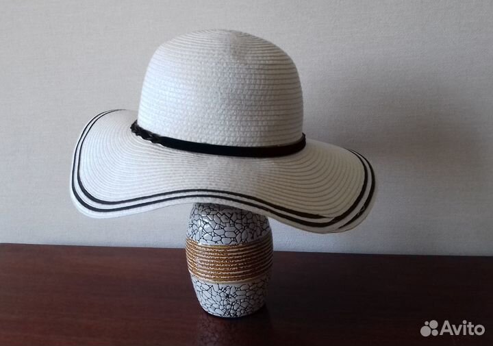 Шляпа с широкими полями