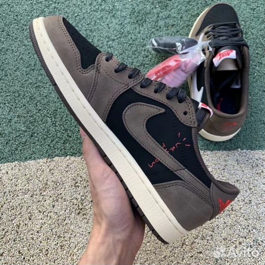 Кроссовки Travis Scott x Air Jordan 1