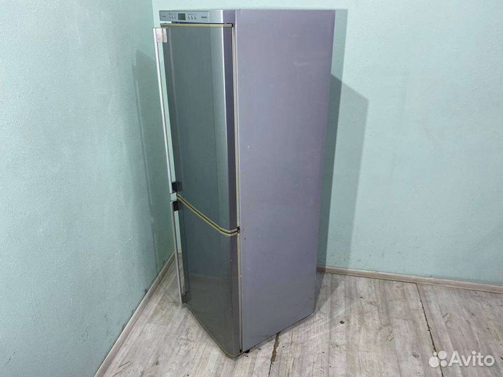 Холодильник Samsung