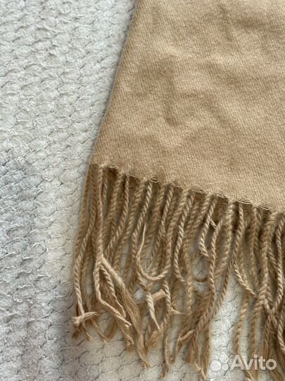 Палантин бежевый новый