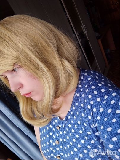 Парик под натуральный блонд каре с удлинением