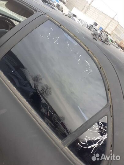 Заднее левое стекло Hyundai Elantra