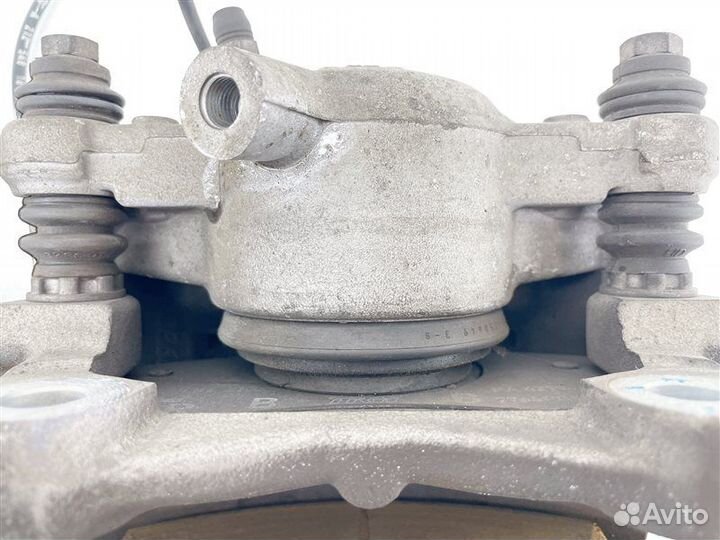 Суппорт тормозной пара передний Mercedes-Benz