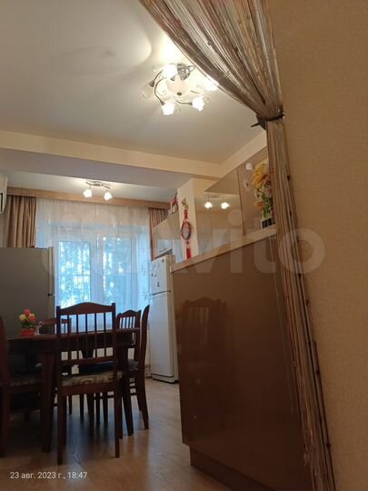 2-к. квартира, 63 м², 1/3 эт.