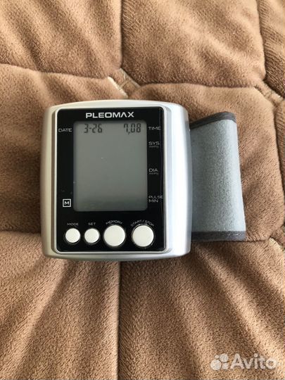 Тонометр на запястье Pleomax