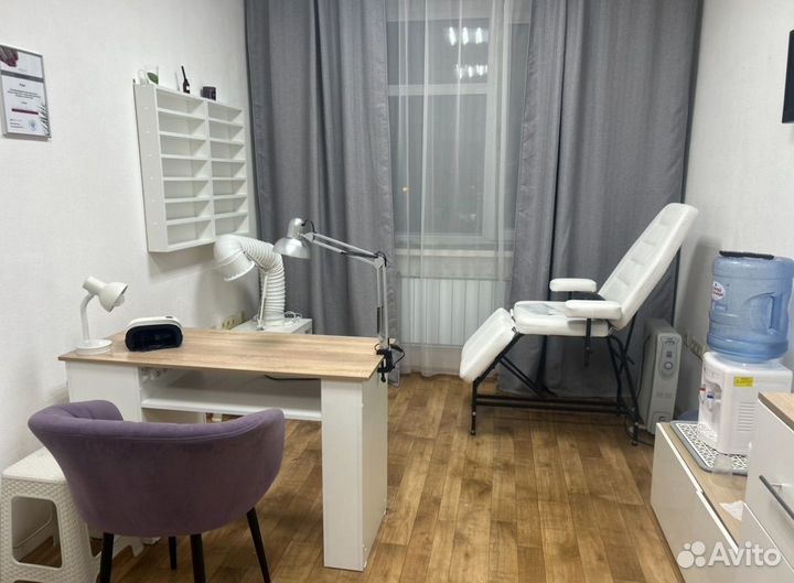 Сдам рабочее место мастеру маникюра, педикюра