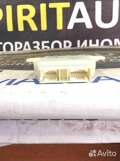 Блок управления парктроником Mercedes R-Class W251