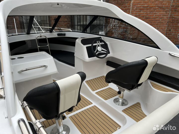 Катер Phoenix 600 HT Люкс