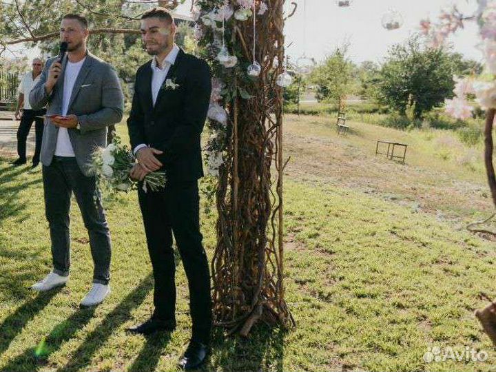 Ведущий, юморист, музыкант, певец