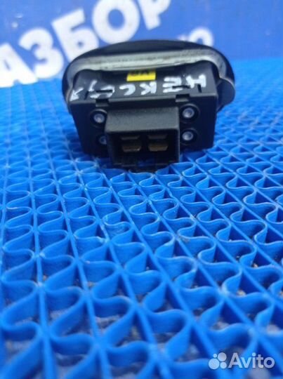 Кнопка открывания багажника Daewoo Nexia седан