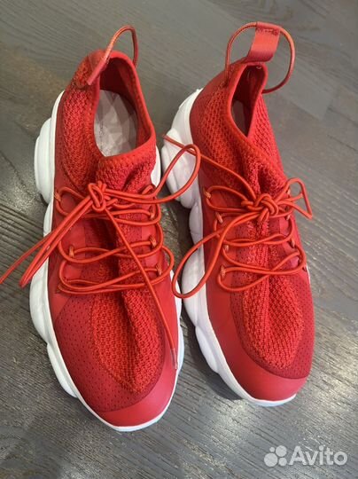 Новые женские кроссовки