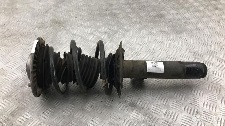 Стойка амортизатора передняя правая BMW 3 6867450