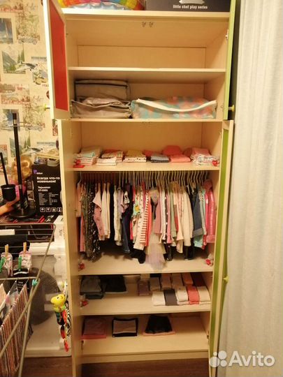 Детская кровать и шкаф