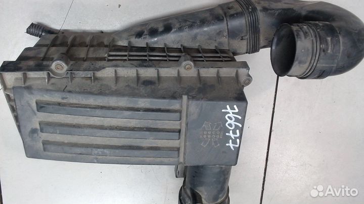 Корпус воздушного фильтра Skoda SuperB, 2010