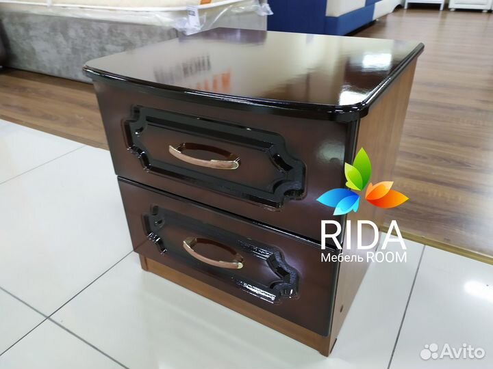 Тумба прикроватная в цвете орех