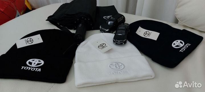 Шапка мужская с логотипом Тoyota