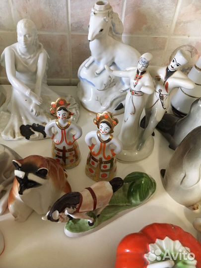 Много статуэток в реставрацию