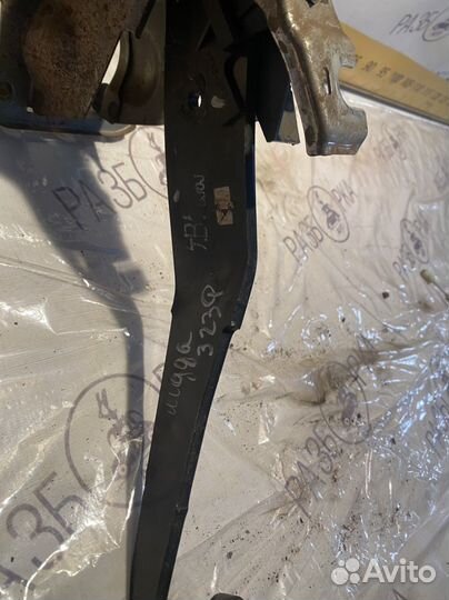 Педаль тормоза Mazda Familia BJ