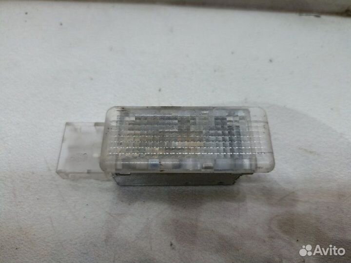 Плафон салонный Volkswagen Touareg 7L BAR 2008