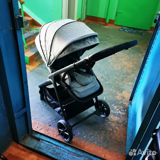 Продам детскую коляску 2 в 1