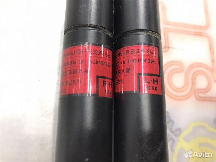 Амортизатор крышки багажника Toyota Estima (AHR20