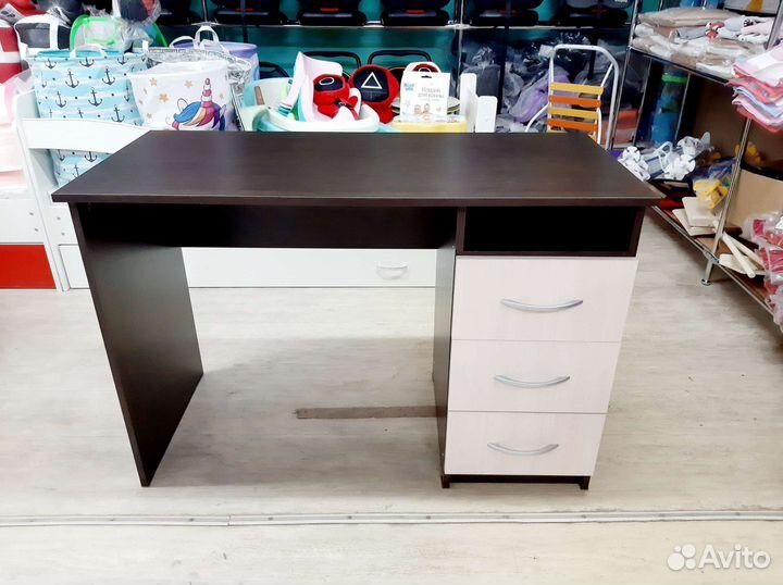 Письменный стол (новый)