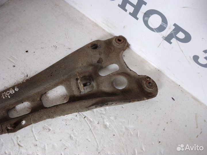 Рычаг задний правый Honda Accord 1991