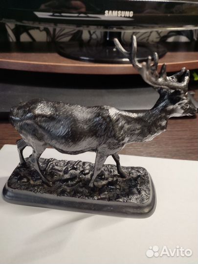 Статуэтка касли Северный олень
