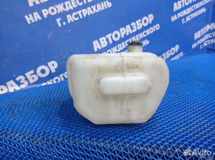 Бачок омывателя Renault Logan седан K7J 2007