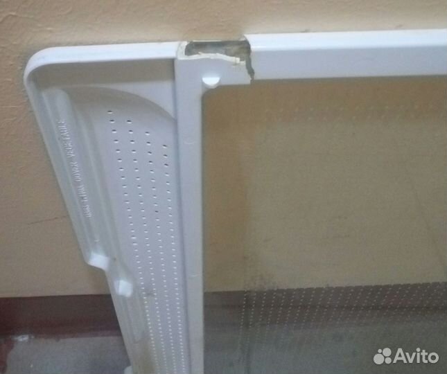 Полки от холодильника Самсунг ш63см, задняя стенка