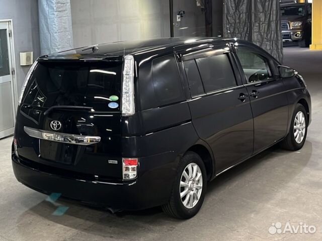 Toyota Isis 1.8 CVT, 2015, 75 000 км