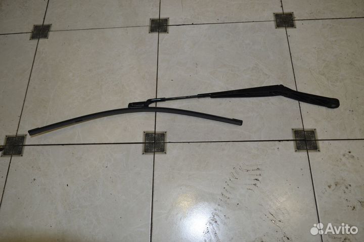 Поводок дворника правый Volkswagen Jetta 5