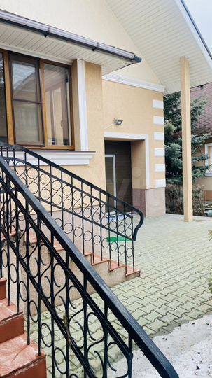 Коттедж 450 м² на участке 15 сот.