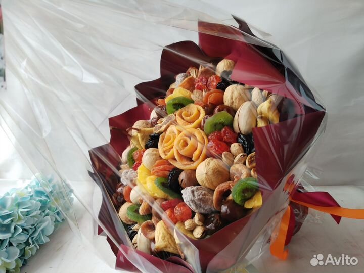 Букет из сухофруктов и орехов