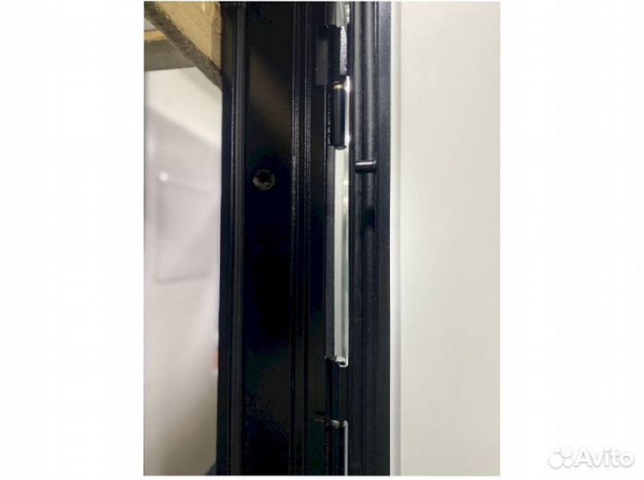 Двери с ударопрочным зеркалом Аргус