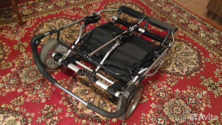 Коляска для двойни