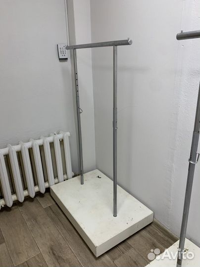 Вешалка напольная для одежды