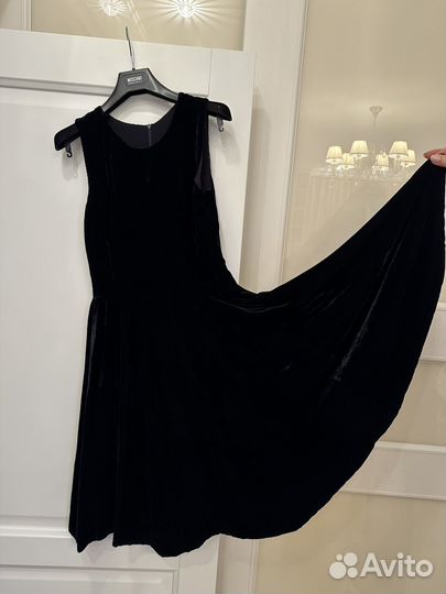 Вечернее платье из плотного тяжелого бархата