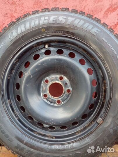 Bridgestone Ice Cruiser 5000 215/60 R16