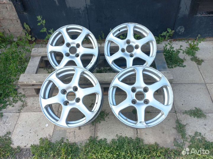 4/114.3 r15 диски литые