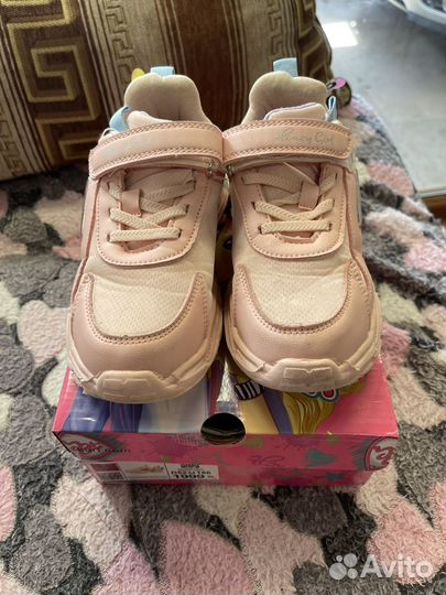 Кроссовки для девочки