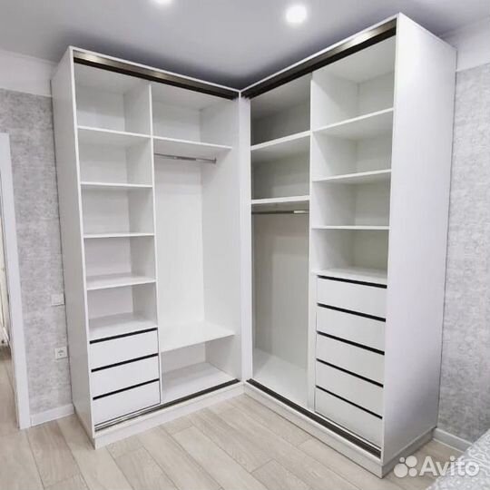 Шкаф купе с зеркалом