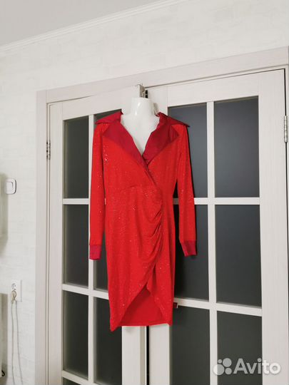 Платье нарядное новогоднее крачное chicme M